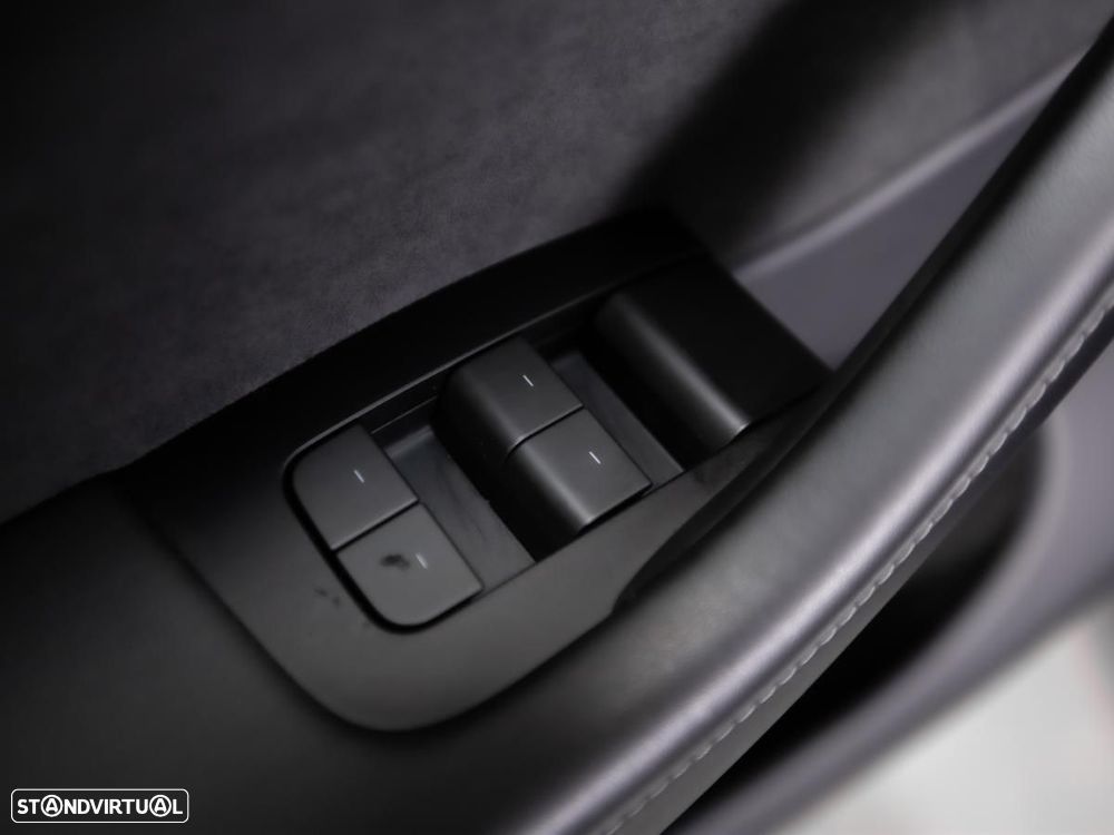Tesla Model Y Long Range Tração Integral - 14