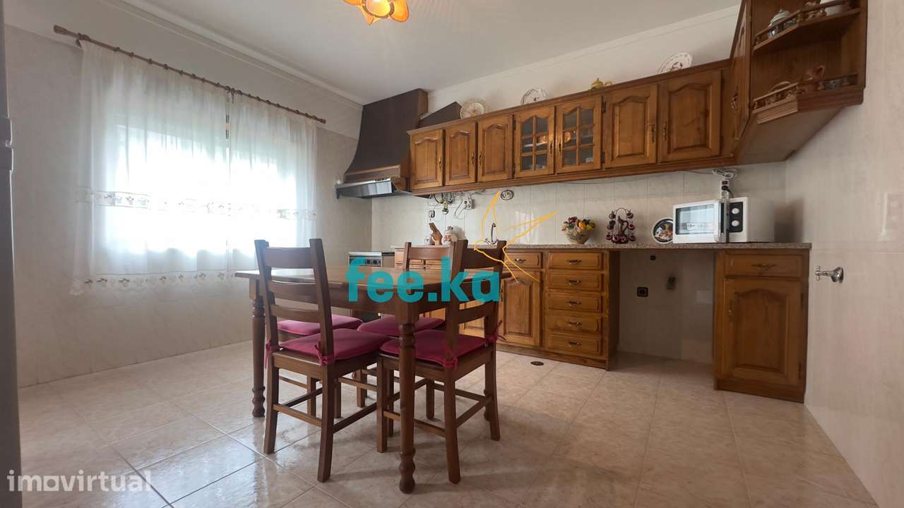 Apartamento T4 com Garagem - Grande imagem: 4/33
