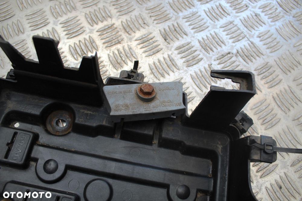 PODSTAWA AKUMULATORA OPEL CORSA D 1.3 CDTI 13296473 - 3