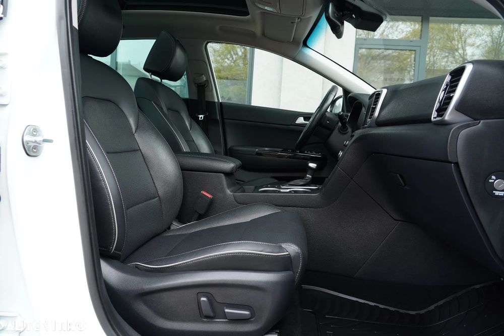 Kia Sportage 2.0 CRDI AWD Eco-Dynamics+ (48V M-H) Aut. GT LINE - 9