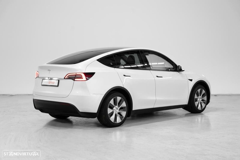 Tesla Model Y RWD - 4