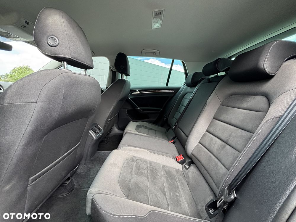 Volkswagen Golf - 16