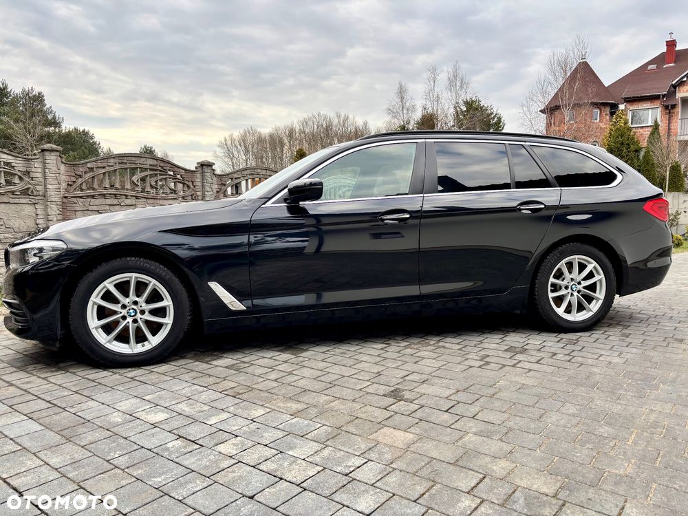 BMW Seria 5 520d Sport Line - 10