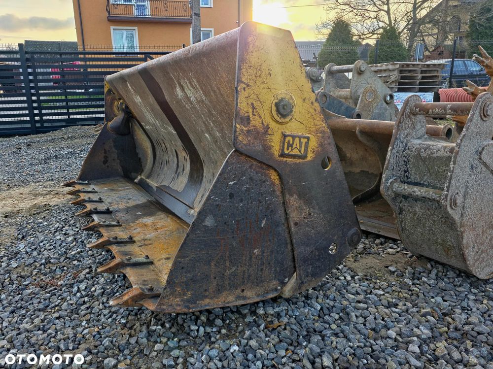 Caterpillar 432E - 30