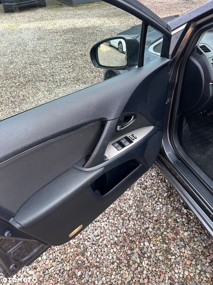 Toyota Avensis Combi 2.2 D-4D Automatik Comfort - 17