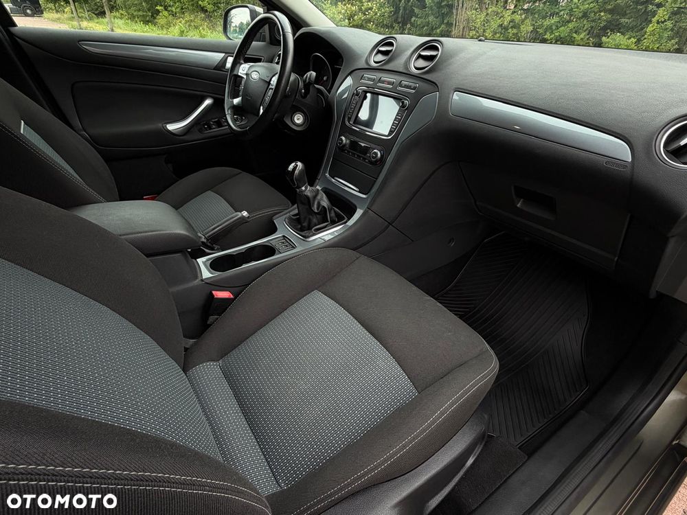 Ford Mondeo 1.6 Ti-VCT Champions Edition - 33