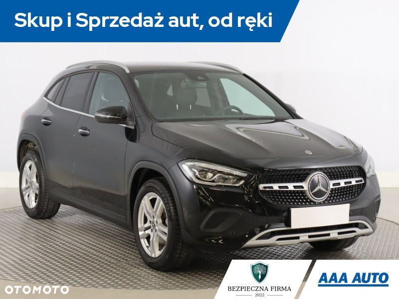 Mercedes-Benz GLA - 3