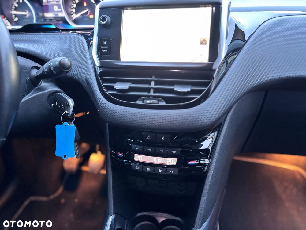 Peugeot 2008 1.6 VTi Allure - 17