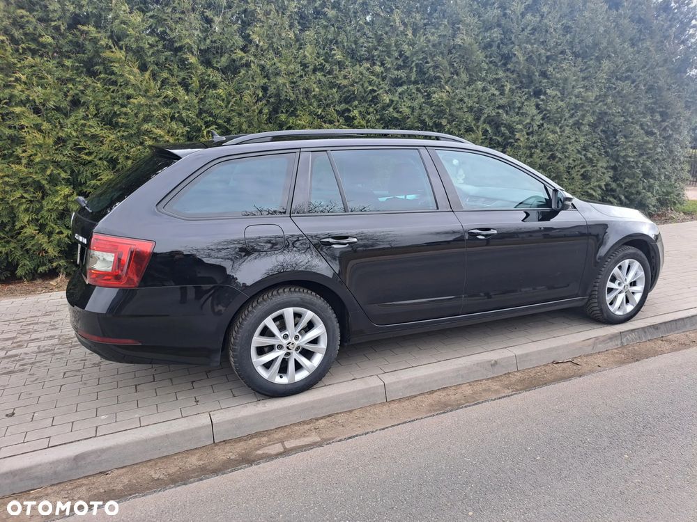 Skoda Octavia 2.0 TDI Edition DSG - 6
