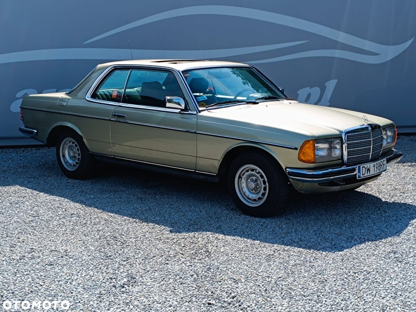 Mercedes-Benz W123 - 16