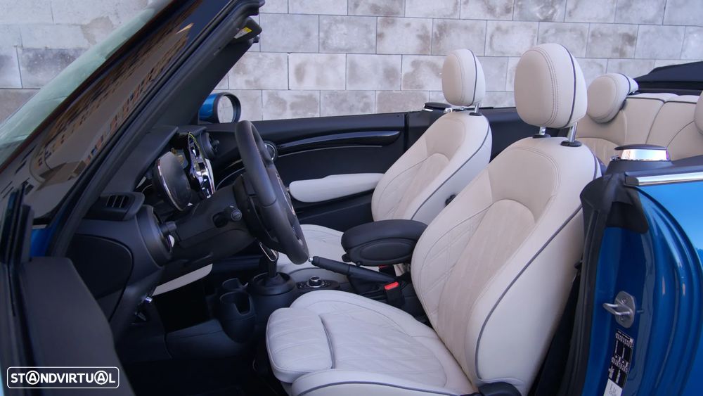 MINI Cabrio Cooper S Premium Classic Auto - 29