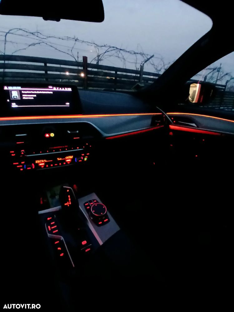 BMW Seria 5 530i Aut. M Sport Edition - 31