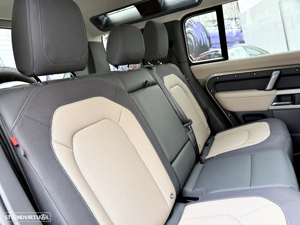 Land Rover Defender 2.0 P400e 110 AWD X-Dynamic SE - 31