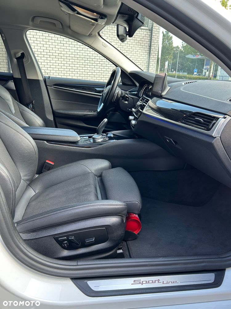BMW Seria 5 540d xDrive Sport Line sport - 16
