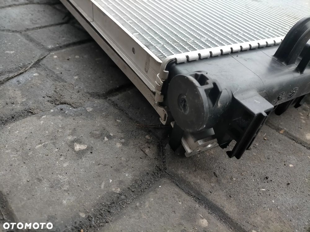 Chłodnica wody renault CLIO V CAPTUR II 214105FA0B - 2