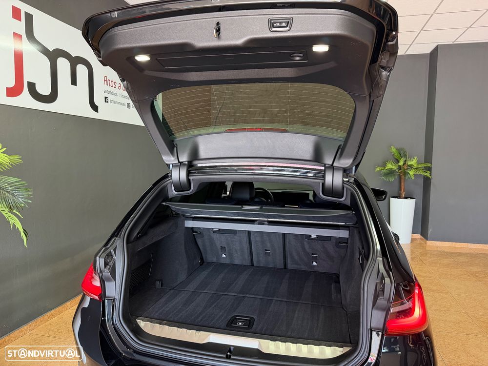 BMW 320 e Pack Desportivo M Auto - 18