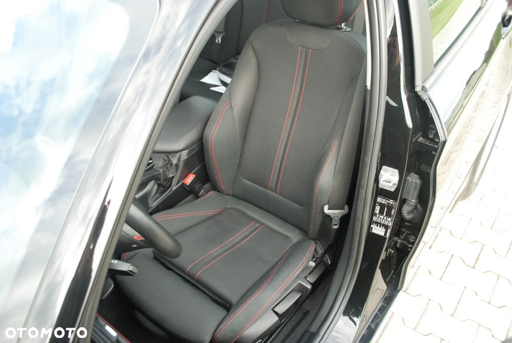 BMW Seria 1 118d Sport Line - 25
