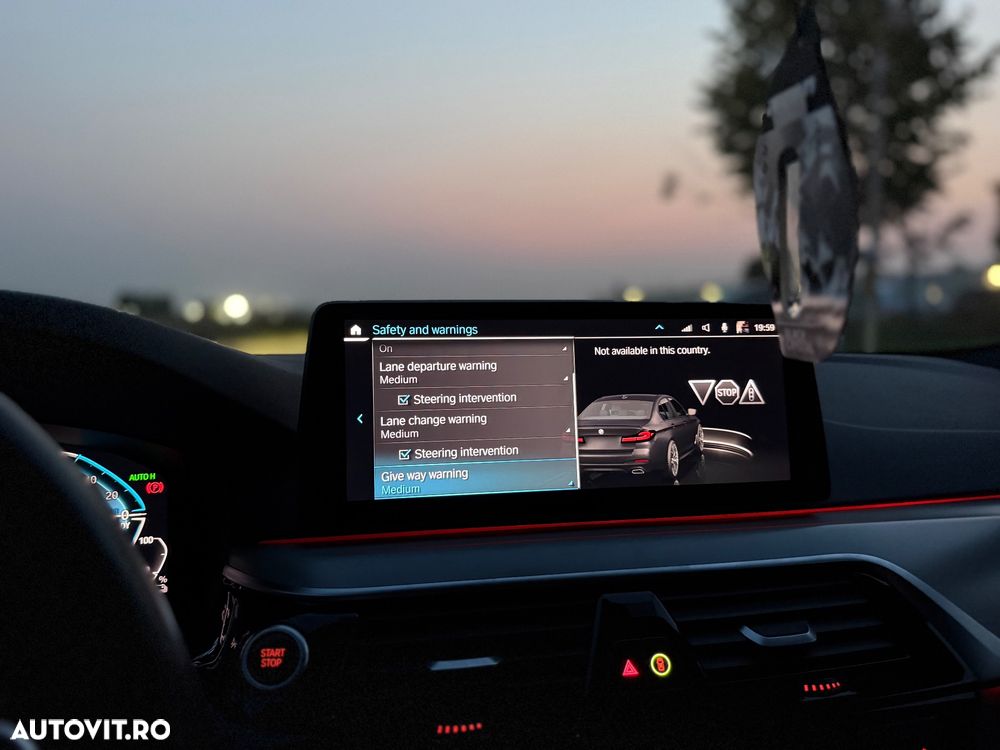 BMW Seria 5 530e Aut. M Sport Edition - 22
