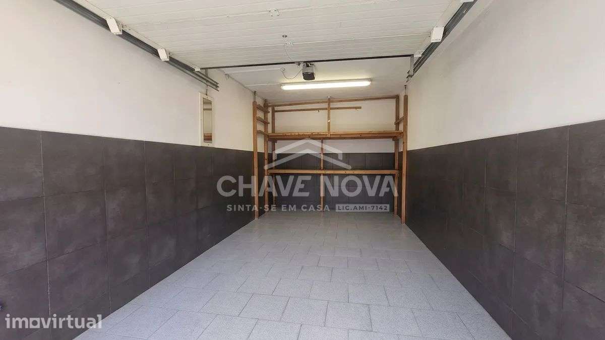 JD - T2 Ermesinde próximo Estação Comboio. Garagem fechada. 2 frentes - Grande imagem: 4/28