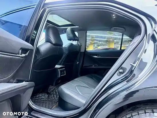 Toyota Camry Business Edition - 14