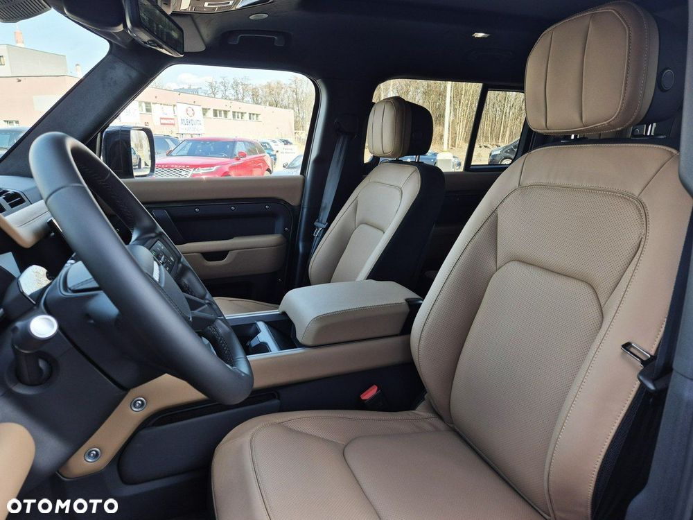 Land Rover Defender - 18