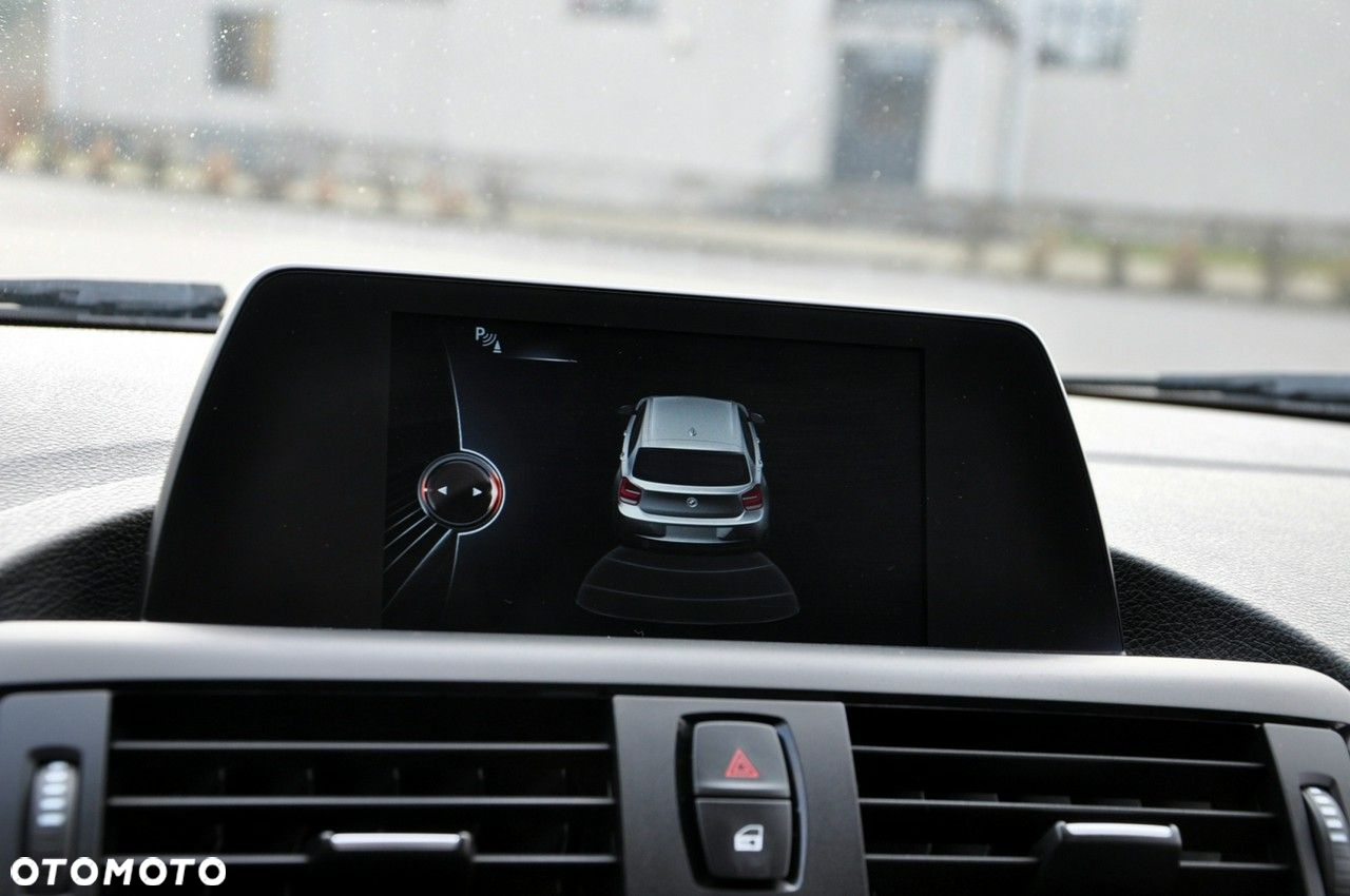 BMW Seria 1 118i Sport Line - 31