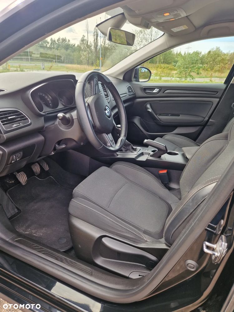 Renault Megane 1.5 Blue dCi Business - 4