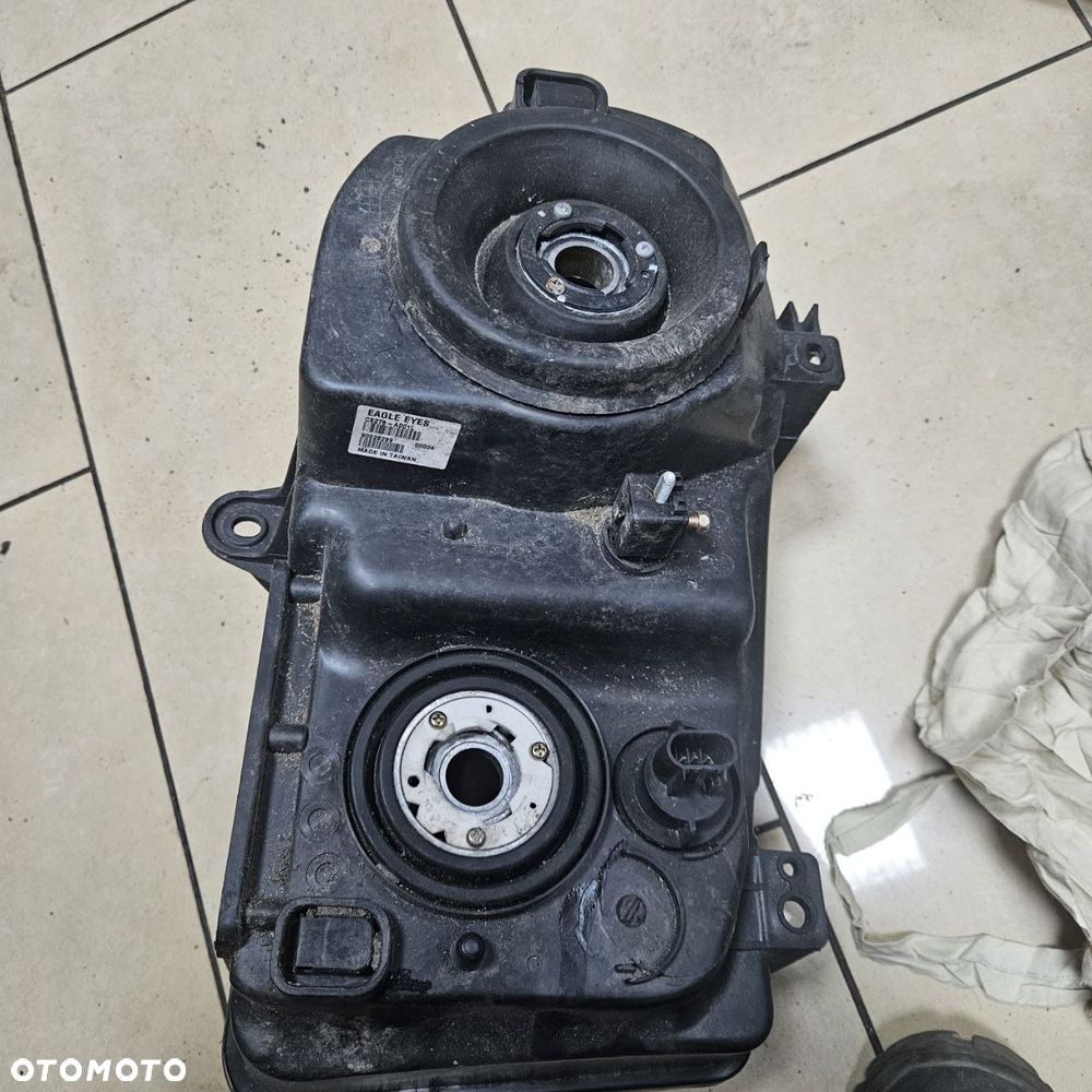 Lampa przednia  / Lampy przednie / przód prawa lewa / Chrysler 300 C - 13