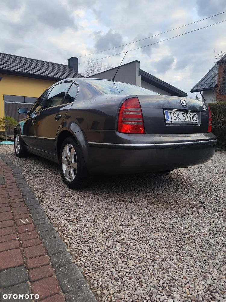 Skoda Superb 2.0 TDI DPF Elegance - 10
