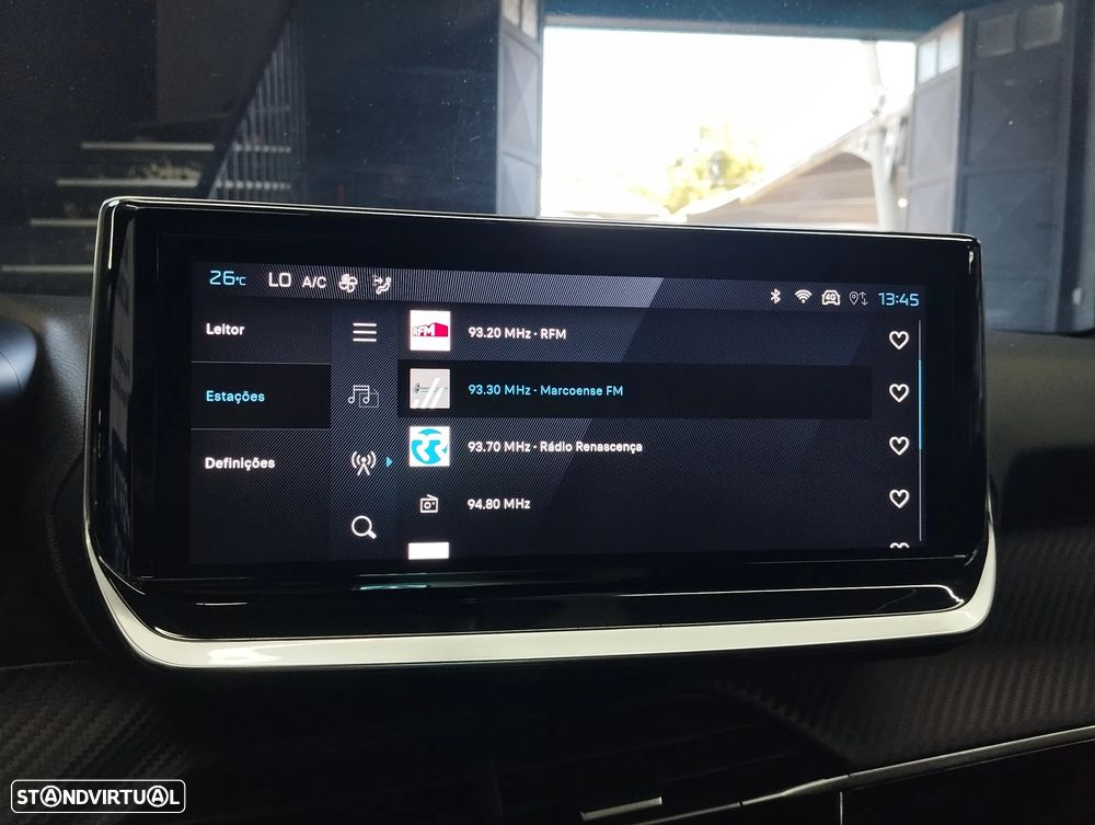 Peugeot 2008 1.2 PureTech Allure EAT8 - 31