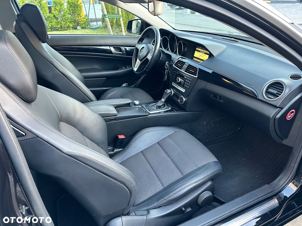 Mercedes-Benz Klasa C 180 BlueEFFICIENCY 7G-TRONIC - 8