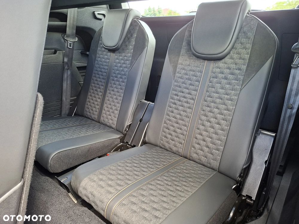 Peugeot 5008 - 24