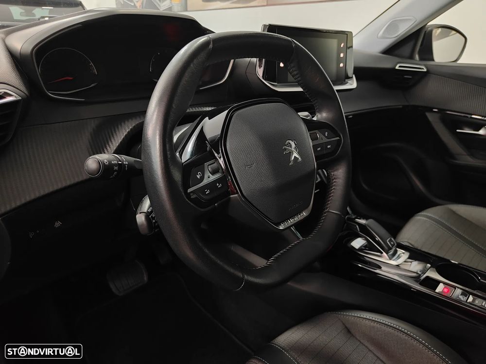 Peugeot 2008 1.2 PureTech Allure EAT8 - 46