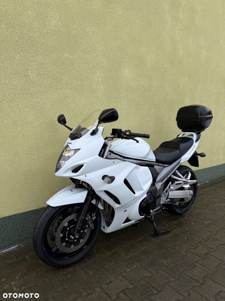 Suzuki GSX - 28