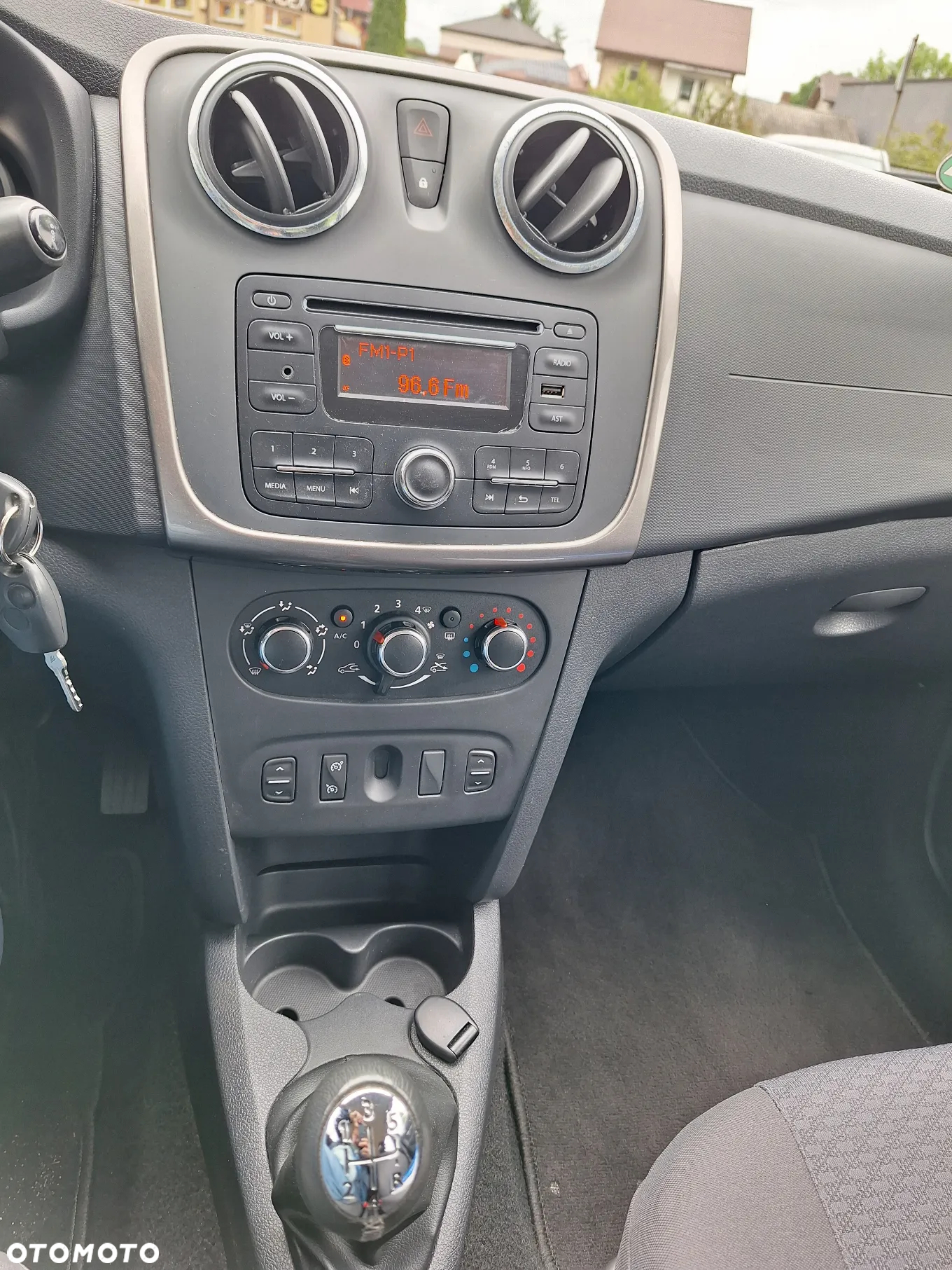 Dacia Sandero 1.2 16V Laureate - 25