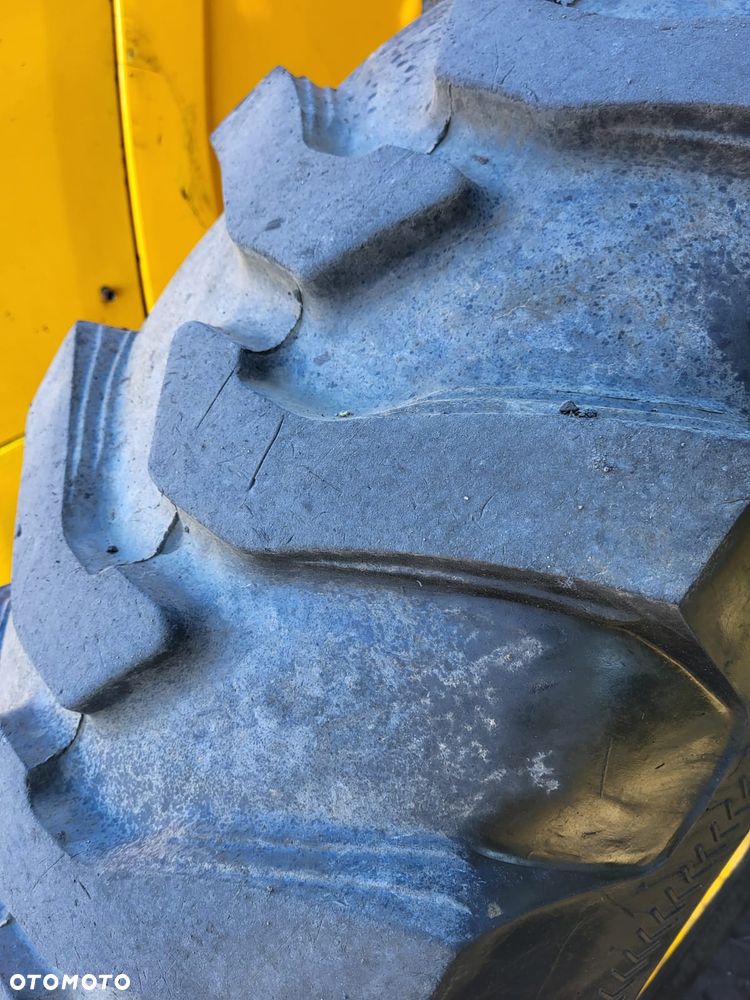 JCB 4CX - 13