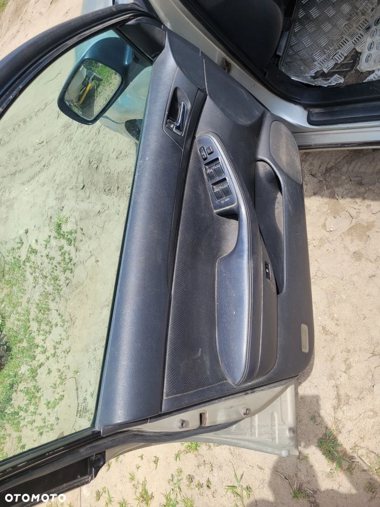 TOYOTA AVENSIS T25 SEDAN fotel fotele kanapa deska kokpit podsufitka boczek boczki klamka podłokietnik licznik - 4