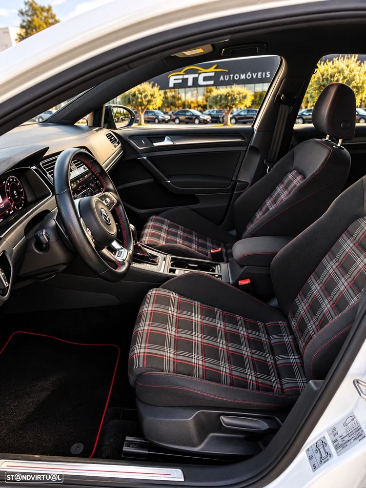 VW Golf - 13