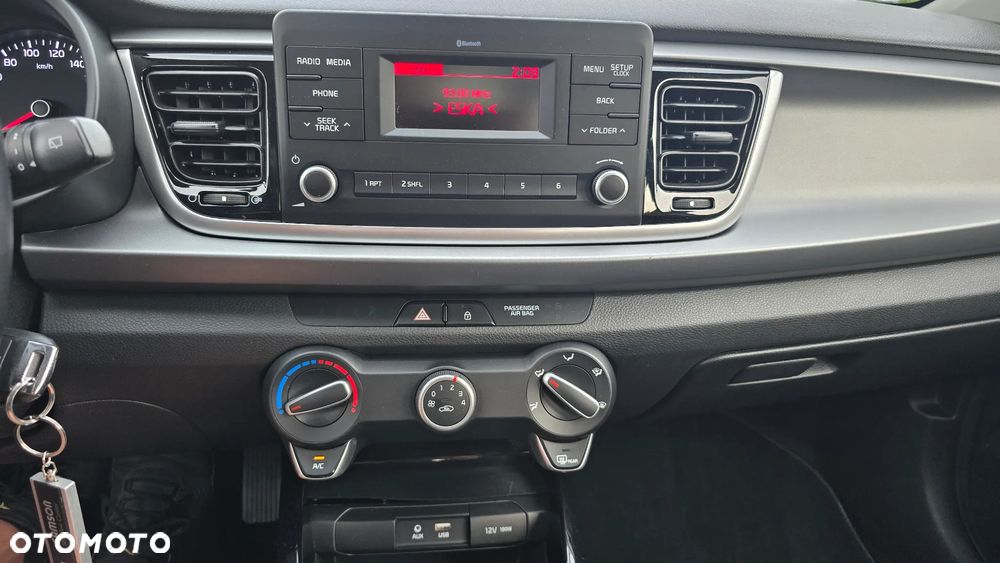 Kia Rio 1.2 Dream Team Edition - 33
