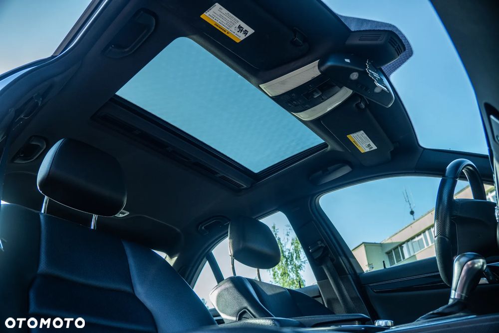 Mercedes-Benz Klasa C 350 BlueEff 4-Matic Avantgarde - 31