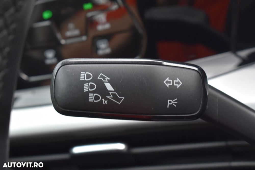 Volkswagen Golf 2.0 TDI Life - 33