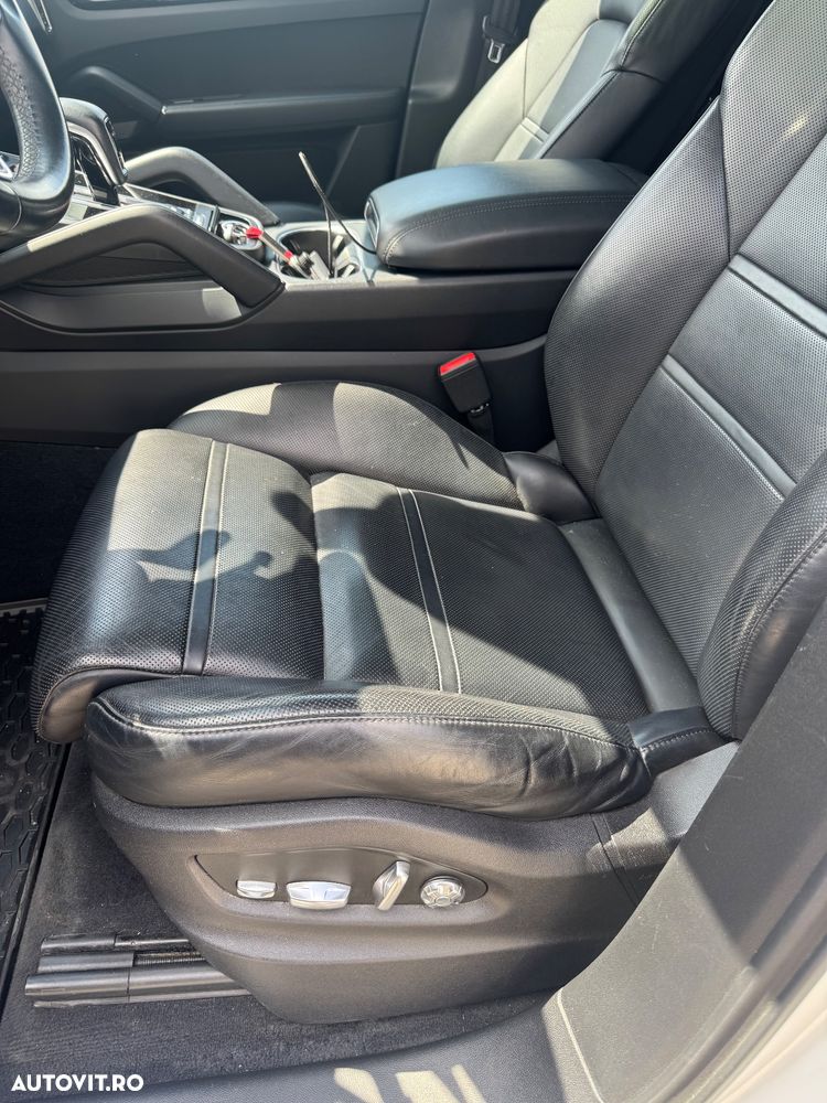 Porsche Cayenne Standard - 8