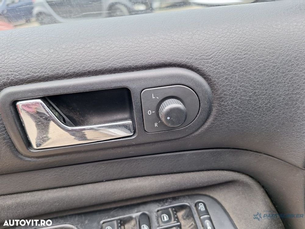 Oglinda laterala electrica portiera fata dreapta VOLKSWAGEN GOLF IV Variant 1J5 1999 - 2006 , gri LA7W - 2