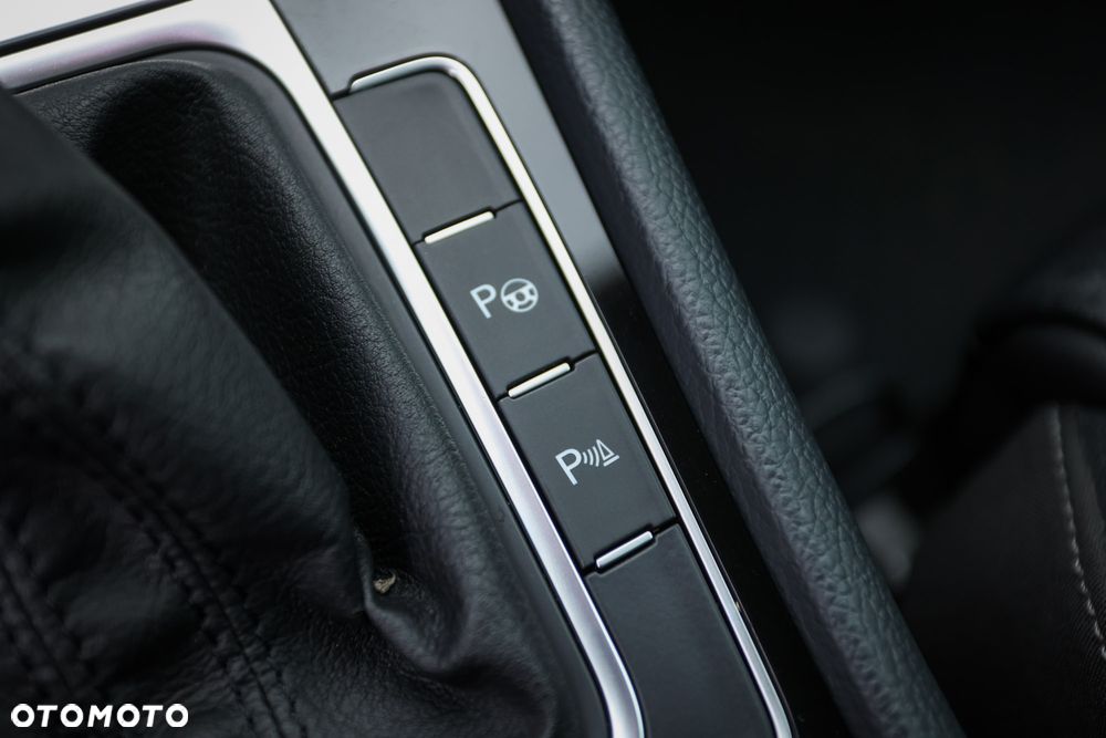 Volkswagen Golf 2.0 TDI BlueMotion Technology DSG Allstar - 31