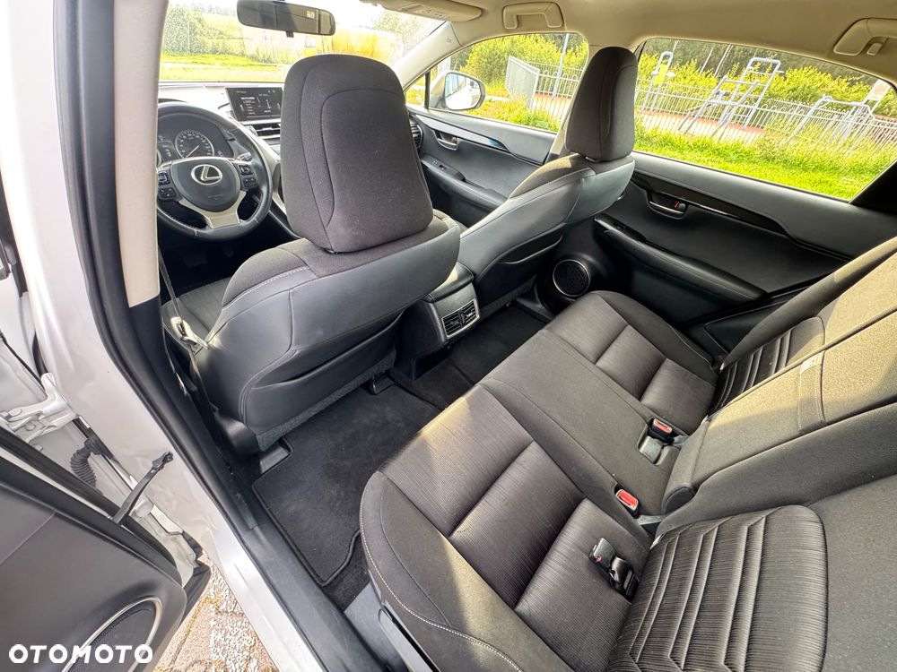 Lexus NX 300h Elite 2WD - 36