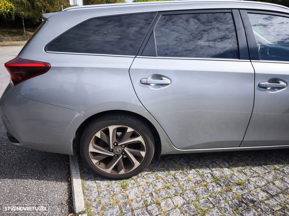 Toyota Auris Touring Sports 1.8 HSD Comfort+P.Sport - 7
