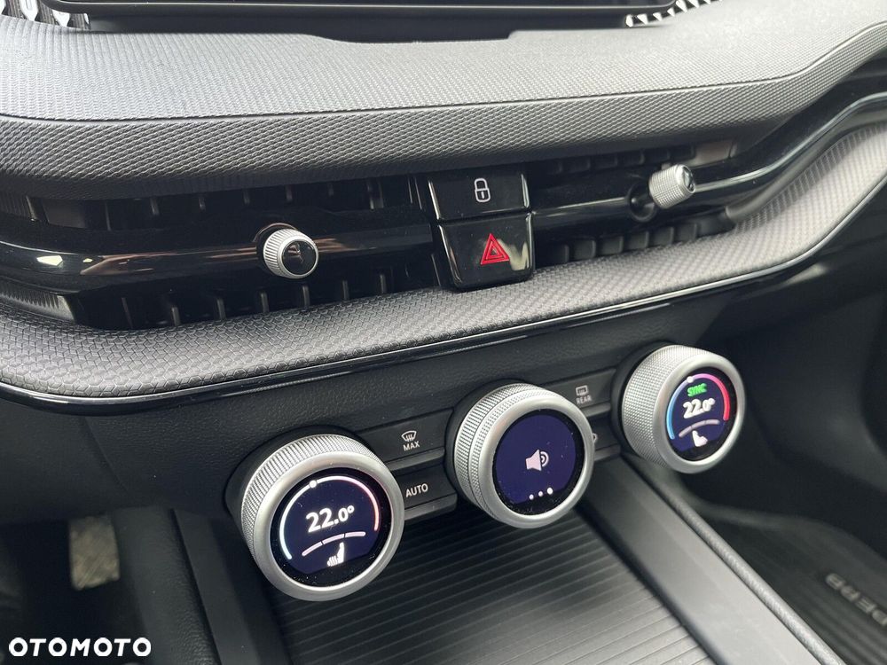 Skoda Superb 2.0 TDI SCR Essence DSG - 24