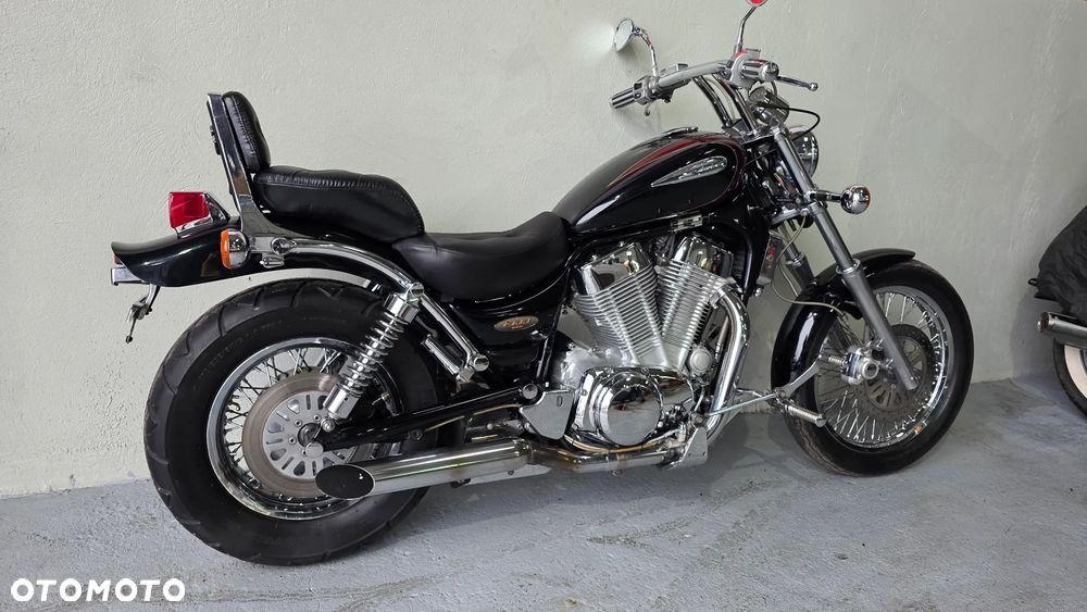 Suzuki Intruder - 5