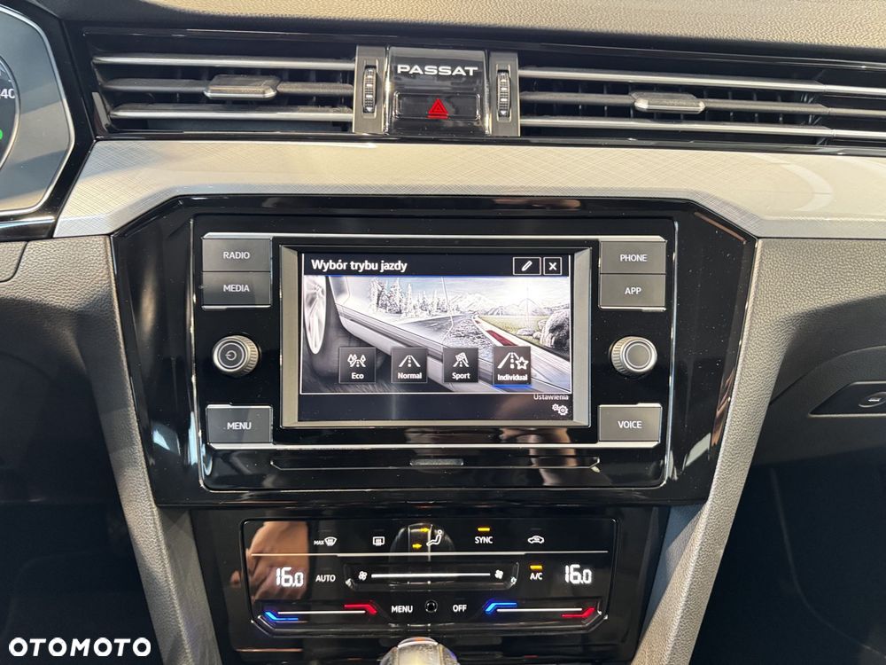 Volkswagen Passat - 27