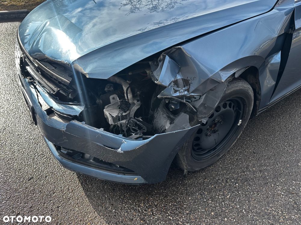 Volkswagen Passat - 20